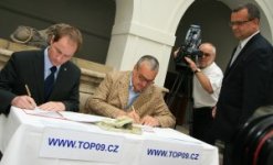 Hlavní obrázek, ke článku Strana TOP 09 a hnutí Starostové a nezávislí podepsaly smlouvu o spolupráci