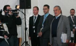 Hlavní obrázek, ke článku TOP 09: Karel Schwarzenberg se bude ucházet o post prezidenta. A my mu děkujeme.