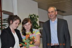 Hlavní obrázek, ke článku Aranžování květin pomůže dvojčátkům