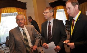 Ministři Heger a Drábek a předseda STAN Gazdík