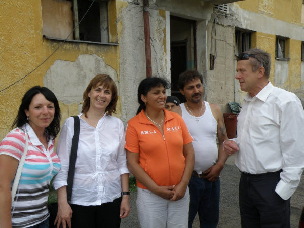 Poslanci TOP 09 navštívili obce v sociálně vyloučených lokalitách Tepelska 