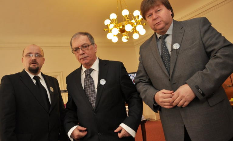 Máme líné poslance?