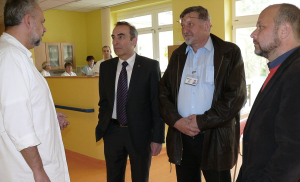 Jiří Skalický se v Litomyšlské nemocnici zajímal o porodnici a iktové centrum
