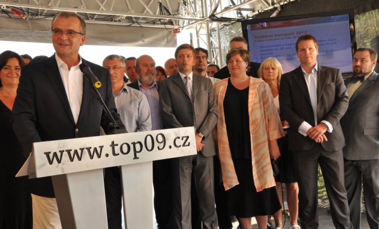 Jeho kraj je rozkradený, zahájila TOP 09 kampaň v Rathově Hostivici