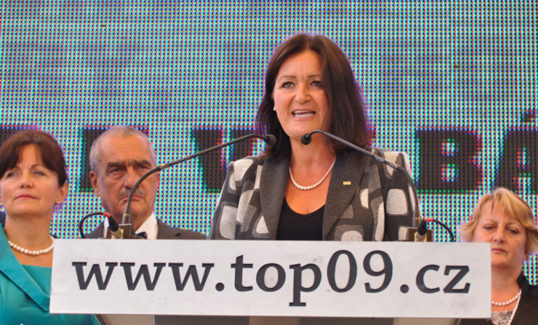 Langšádlová: Vnější viditelná reklama by měla být v ČR i v českém jazyce