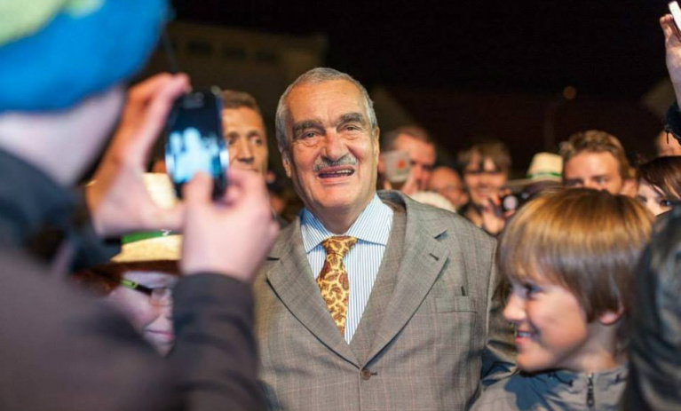 Schwarzenberg: Z třicátých let víme, kam volání po silné ruce došlo
