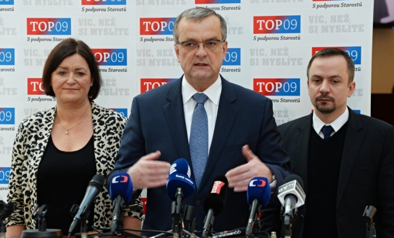 TOP 09: Trváme na svolání summitu EU k migrační krizi