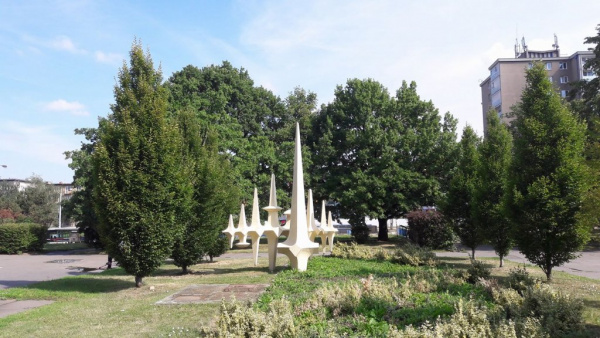 Radnice chce stromy na náměstí v Hloubětíně zachovat