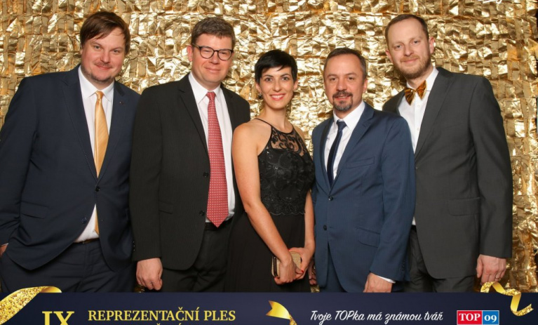 TOP 09 plesala i pomáhala už po deváté