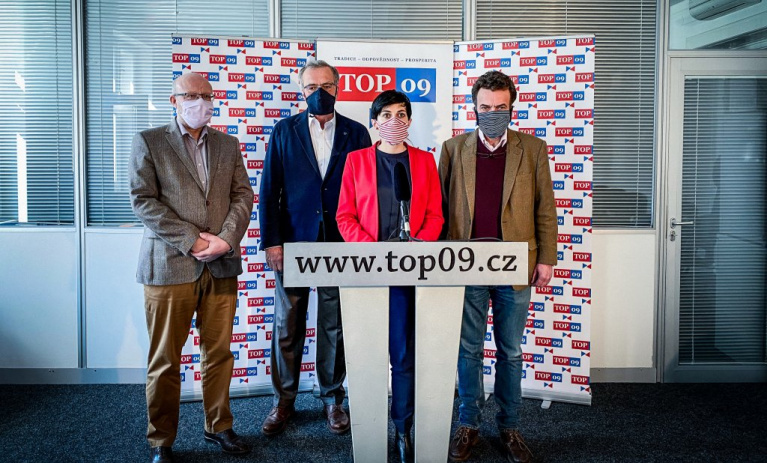TOP 09: Na COVID-19 nesmí umřít demokracie ani naše firmy  