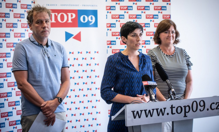 Rozvoj jaderné energetiky podporujeme, vládní plán dostavby Dukovan nikoliv