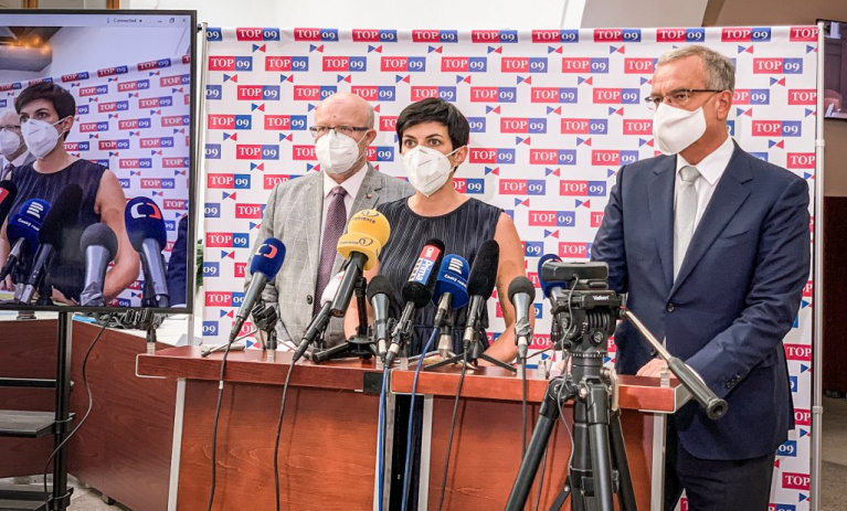 Veřejnost i odborníci si zaslouží znát data o COVIDu. Dnešní situace připomíná okamžik, kdy v září řešíme červencové povodně