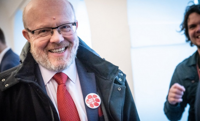 Vláda dala souhlas s mimořádným opatřením, kterým Ministerstvo zdravotnictví stanoví úhrady mimořádně dodaných antibiotických suspenzí pro děti, a to od 1. května 2023