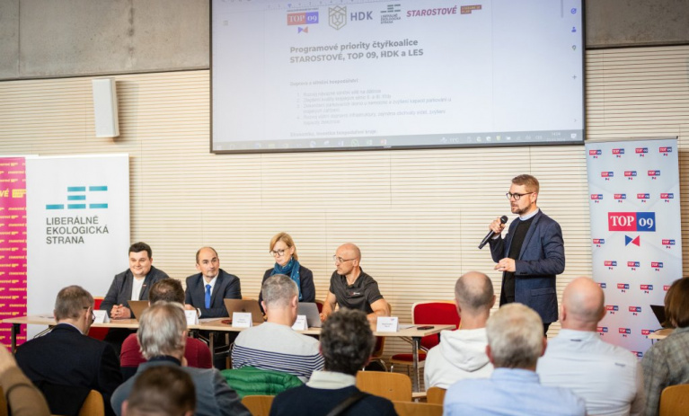 Čtyřkoalice STAROSTOVÉ, TOP 09, HDK, LES představila kandidáty a programové priority pro krajské volby