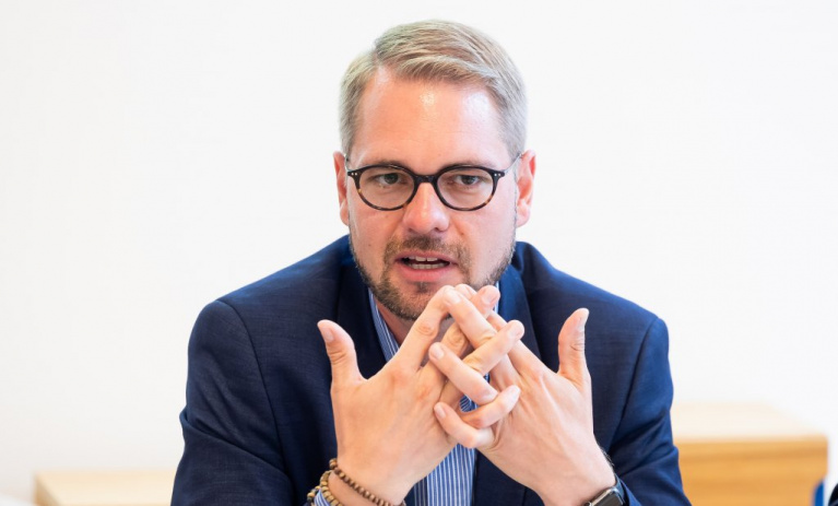 Nevím, co je na tom tak těžkého k pochopení. Havel odmítl slova Svobodných o euru