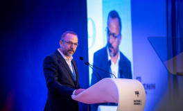 To jste nakopíroval přesně to, co napsali v Rusku? Vondráček to schytal za slova o Trumpově plánu