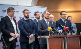 TOP 09: Okamura zneužívá ústavní funkci, vláda vědomě porušuje zákon a zadlužuje budoucnost země