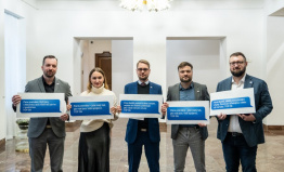 Arogantní SMS a vláda národní ostudy. TOP 09 chce konec Babišova chaosu