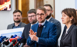 Vládní koalice je pevná, přesto snaha opozice není zbytečná, míní šéf TOP 09