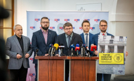 Rozpočet na exekuci. Vláda porušuje zákon a žene Česko do dluhové pasti