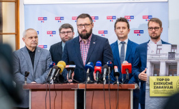 Rozpočet na exekuci. Vláda porušuje zákon a žene Česko do dluhové pasti