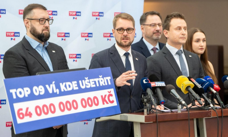 TOP 09 předkládá konkrétní plán, jak šetřit tam, kde stát plýtvá, a současně posílit obranu státu, vědu a zdravotnictví