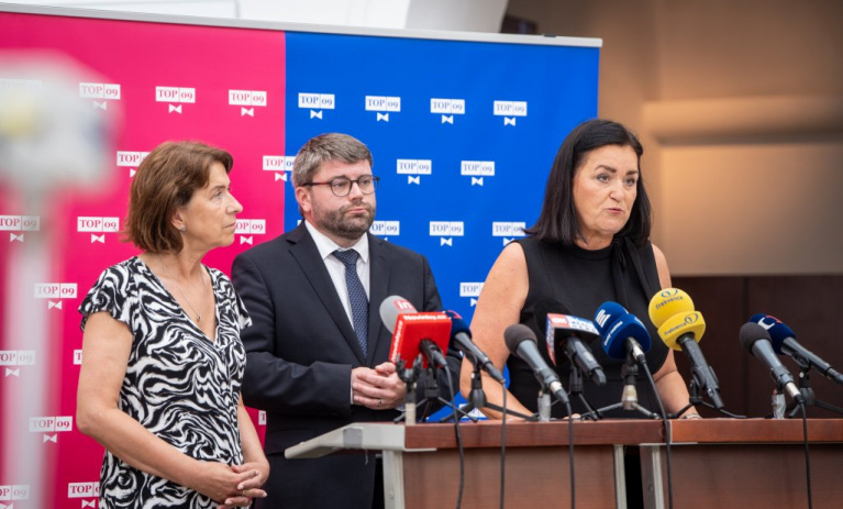 TOP 09: Kdo netleská ministrovi, bude potrestán. Vláda si upravuje pravidla tak, aby z toho měl radost Andrej Babiš
