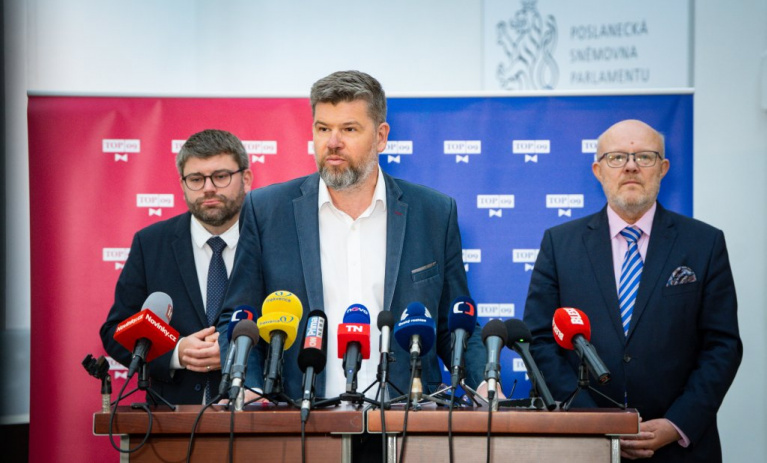 TOP 09: Chaos v rozpočtu a zdravotnictví, Babišovy útoky na justici překračují hranice politického boje