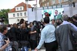 Karel Schwarzenberg v zajetí fotografů a novinářů