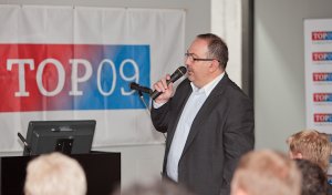 Pavol Lukša při prezentaci výsledků práce TOP 09 v kraji