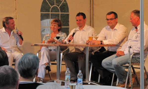 Politici hovořili o desateru i přesolené polévce
