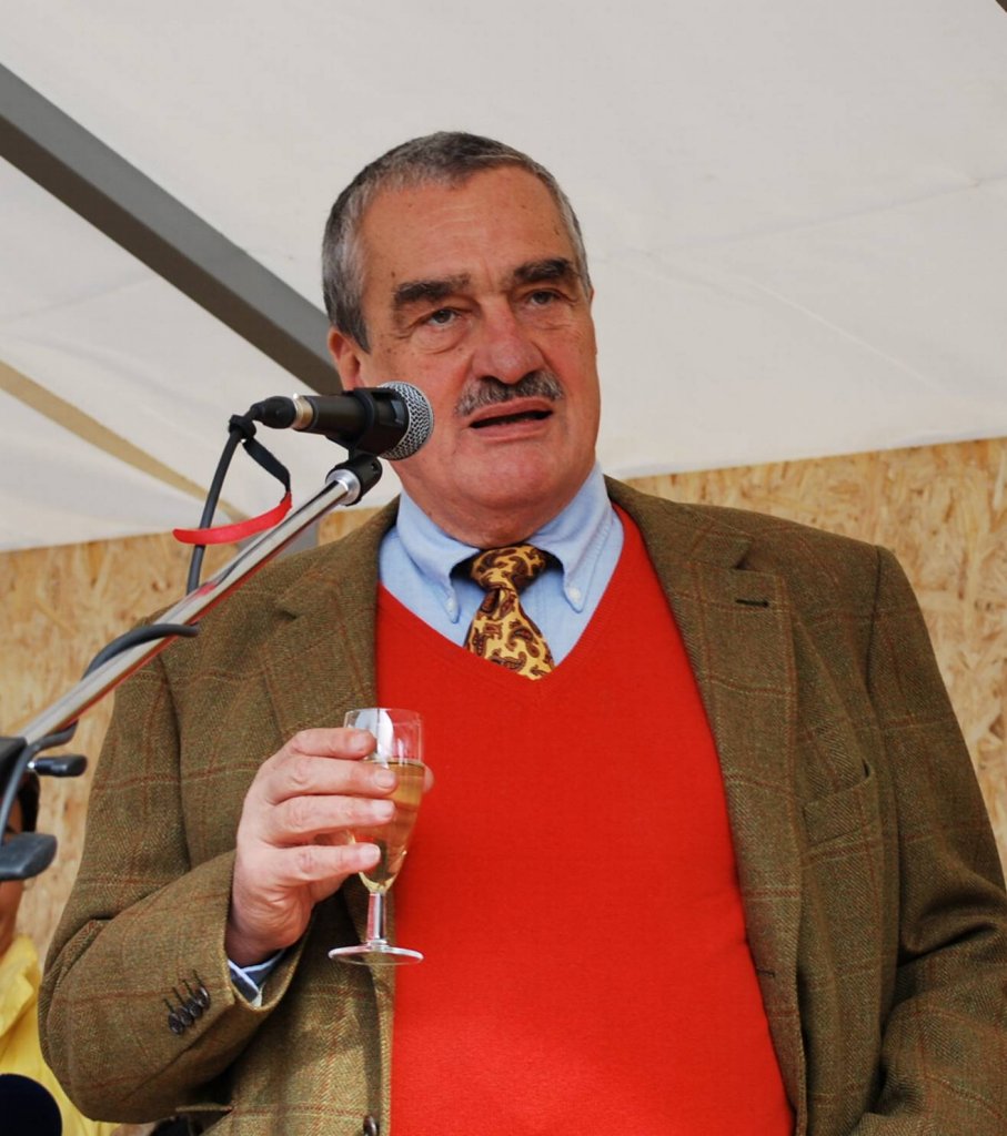 KAREL SCHWARZENBERG MÍŘÍ DO OSTRAVY