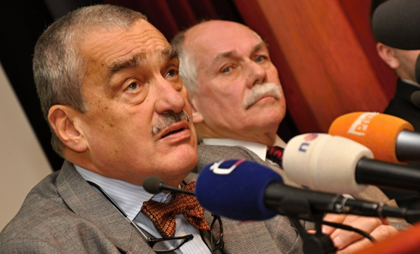 Schwarzenberg: Nesmíme dělat zlobivé dítě