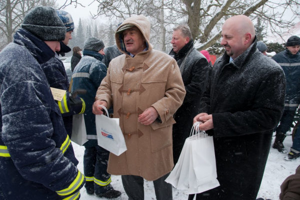 Karel Schwarzenberg obdaroval lánské hasiče