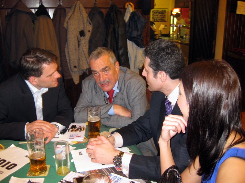 Karel Schwarzenberg obdivoval historické automobily