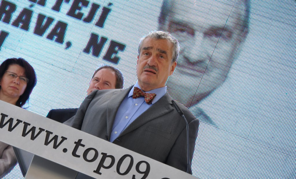TOP 09 je podle průzkumu SANEPu třetí nejsilnější stranou