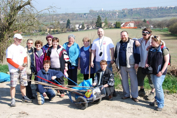 TOP 09 pomáhala u lánské studánky a Paraplíčka