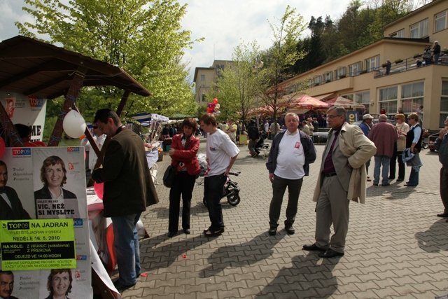 Otevírání lázeňské kolonády v Teplicích nad Bečvou