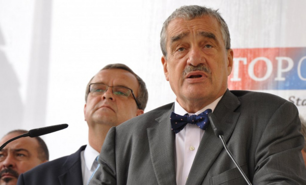 TOP 09 je pro tvrdší sankce vůči Rusku a kritizuje vyjednané výjimky