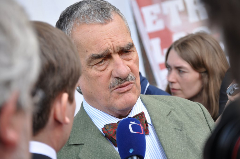 Schwarzenberg: Zeman nemůže stranám zakazovat koalice