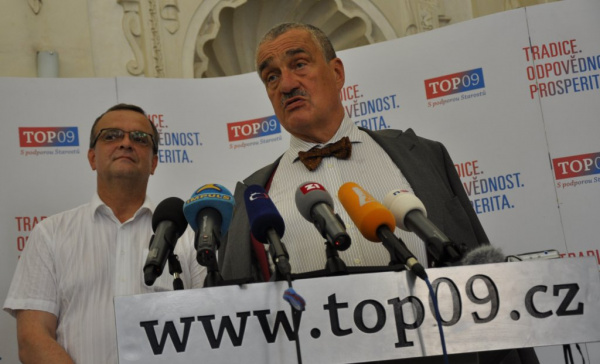 Schwarzenberg: Spílat vládě? Úřad není hospoda