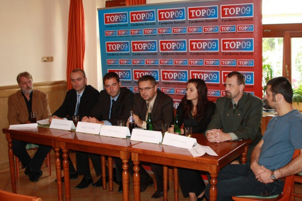 TOP 09 pomáhá rodině Masnicových