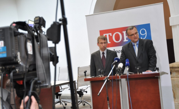 Ministři TOP 09 ve sněmovně prosadili reformní zákony