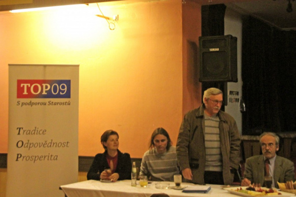 Na besedě s Jaroslavem Lobkowiczem a TOP 09 ve Zruči bylo plno. Víc, než si myslíte.