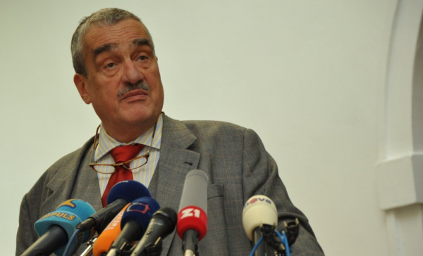 Schwarzenberg: Oháněl se mým jménem. A to nesnáším