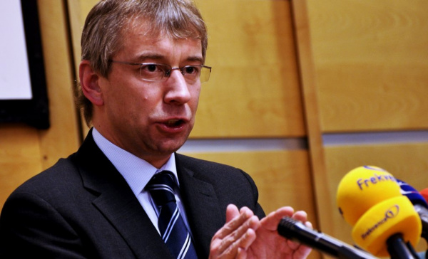 Drábek: Zrušením sKaret přijde státní rozpočet o tři miliardy