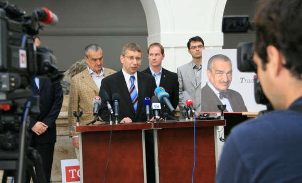 Drábek: Přistoupíme k systémovým změnám v péči o ohrožené děti