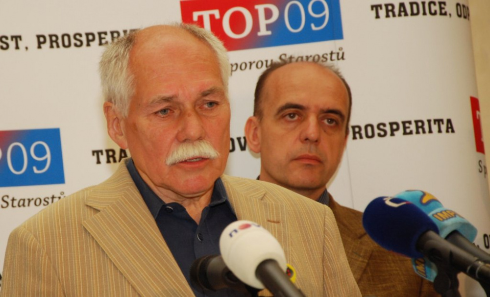 Moldan: Kůrovec se zcela zastavit nedá
