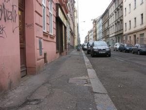Praha 3 investuje do nových chodníků 