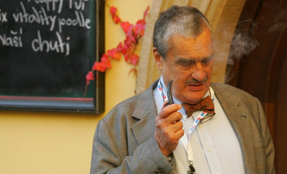 Karel Schwarzenberg budí voliče